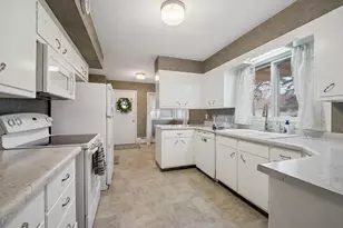 1211 W Kimberly Ave, Kimberly, WI 54136 - Photo 6