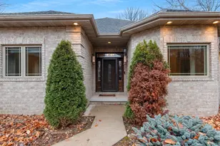 425 Hill Haven Ct, Little Suamico, WI 54141 - Photo 4