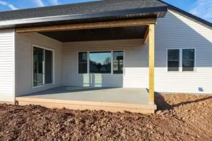 N8912 Harrisville Ct, Menasha, WI 54952 - Photo 2