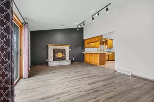 1241 Briarwood Dr, Menasha, WI 54952 - Photo 14