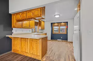 1241 Briarwood Dr, Menasha, WI 54952 - Photo 10