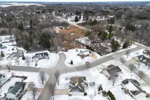 1226 Tara Marie Ln, Green Bay, WI 54313 - Photo 32