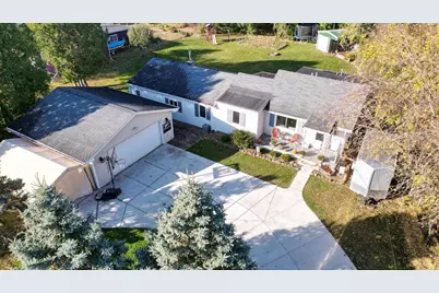 2927 Shorewood Drive, Oshkosh, WI 54901 - Photo 6