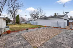 154 N Lark St, Oshkosh, WI 54902 - Photo 30