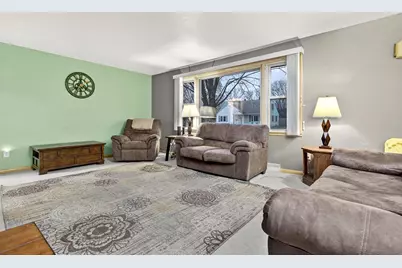 154 N Lark Street, Oshkosh, WI 54902 - Photo 4