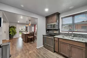 436 E Briar Ln, Green Bay, WI 54301 - Photo 16