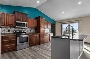 2041 Foxland St, Kaukauna, WI 54130 - Photo 2