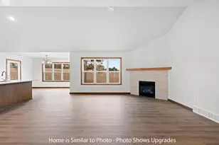 1711 Betty Jean Ln, Green Bay, WI 54313 - Photo 4