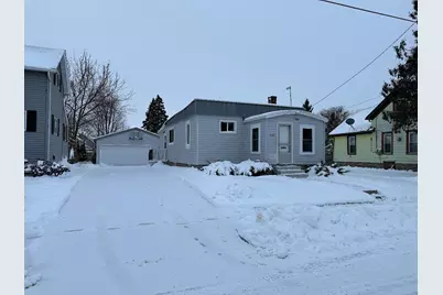 843 Bismarck Avenue, Oshkosh, WI 54902 - Photo 1
