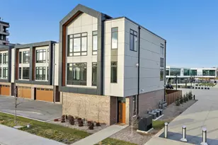 1144 Brookwood Dr, Green Bay, WI 54304 - Photo 2