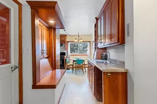 636 E St Joseph St, Green Bay, WI 54301 - Photo 8