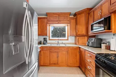636 E St Joseph Street, Green Bay, WI 54301 - Photo 12