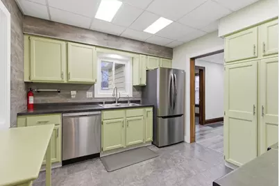 609 W Scott Street, Fond du Lac, WI 54937 - Photo 4