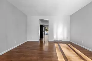 1424 W Weiland Ln, Appleton, WI 54914 - Photo 2