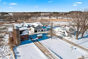 651 N Wisconsin St, Berlin, WI 54923 - Photo 2