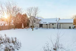 1249 Fieldview Dr, Menasha, WI 54952 - Photo 2