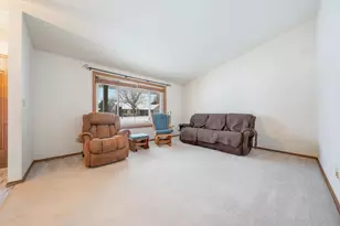 1249 Fieldview Dr, Menasha, WI 54952 - Photo 12