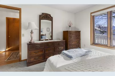 215 Lake Pointe Drive, Oshkosh, WI 54904 - Photo 14