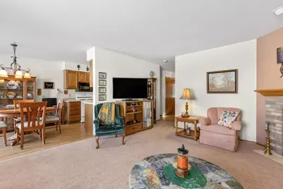 215 Lake Pointe Drive, Oshkosh, WI 54904 - Photo 6