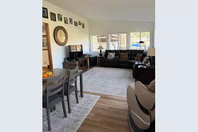 1430 W 9th Avenue, Oshkosh, WI 54902 - Photo 8