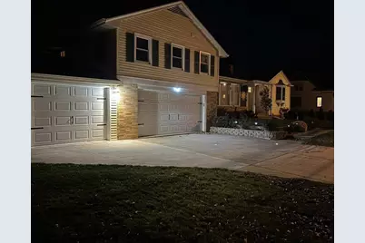 1430 W 9th Avenue, Oshkosh, WI 54902 - Photo 2