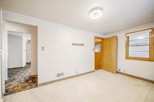 461 Oaklawn Ave, Green Bay, WI 54304 - Photo 12