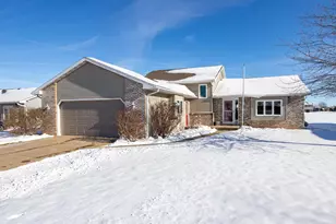 3200 S Huckleberry Ln, Appleton, WI 54915 - Photo 32