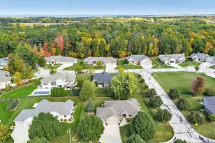 3235 Hickory Ridge Ln, Green Bay, WI 54311 - Photo 38