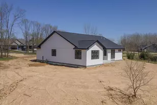 1043 E Taplin Dr, Wautoma, WI 54982 - Photo 1