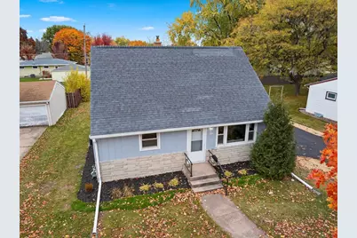 1322 W 5th Avenue, Oshkosh, WI 54902 - Photo 8