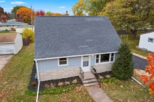 1322 W 5th Ave, Oshkosh, WI 54902 - Photo 8