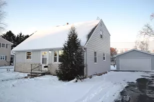 1322 W 5th Ave, Oshkosh, WI 54902 - Photo 4
