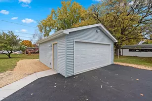 1322 W 5th Ave, Oshkosh, WI 54902 - Photo 22