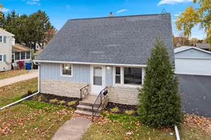 1322 W 5th Ave, Oshkosh, WI 54902 - Photo 2