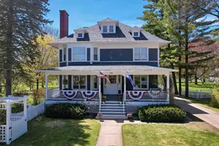 2115 Riverside Ave, Marinette, WI 54143 - Photo 2