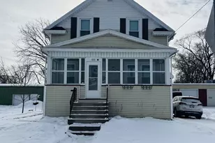 533 W 10th Ave, Oshkosh, WI 54902 - Photo 1
