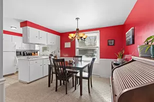 1497 Servais St, Green Bay, WI 54304 - Photo 6