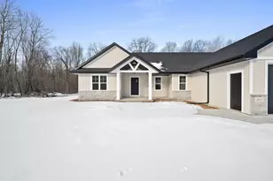 204 Black Cherry Ct, Shawano, WI 54166 - Photo 2