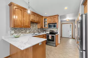 821 Killarny Trail, De Pere, WI 54115 - Photo 6