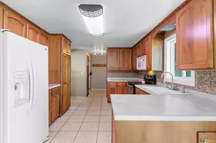 526 Bader St, Green Bay, WI 54302 - Photo 12