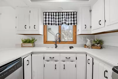 3145 N Morrison Street, Appleton, WI 54911 - Photo 8