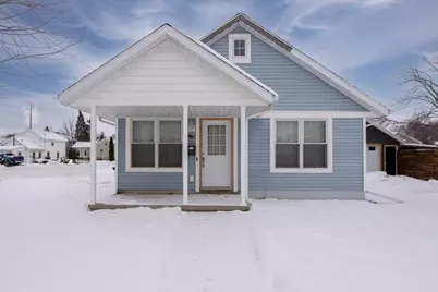 403 W 6th Avenue, Oshkosh, WI 54902 - Photo 1