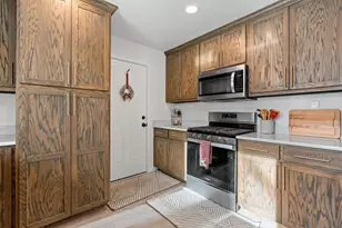 2144 E Shady Ln, Neenah, WI 54956 - Photo 12