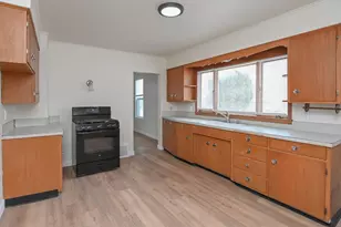 258 Rose Ave, Fond du Lac, WI 54935 - Photo 4