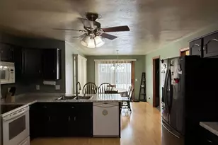 397 Gardners Row St, Appleton, WI 54915 - Photo 2