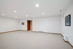 2690 Woodfield Ct, Green Bay, WI 54313 - Photo 24