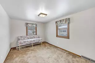 1667 Beaver Dam Dr, Green Bay, WI 54304 - Photo 10