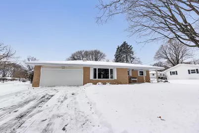 1667 Beaver Dam Drive, Green Bay, WI 54304 - Photo 2