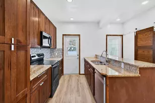 394 S Park Ave, Fond du Lac, WI 54935 - Photo 8