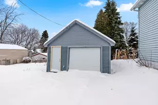 1409 S 10th St, Manitowoc, WI 54220 - Photo 28